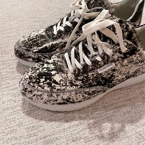 Filling pieces sneakers